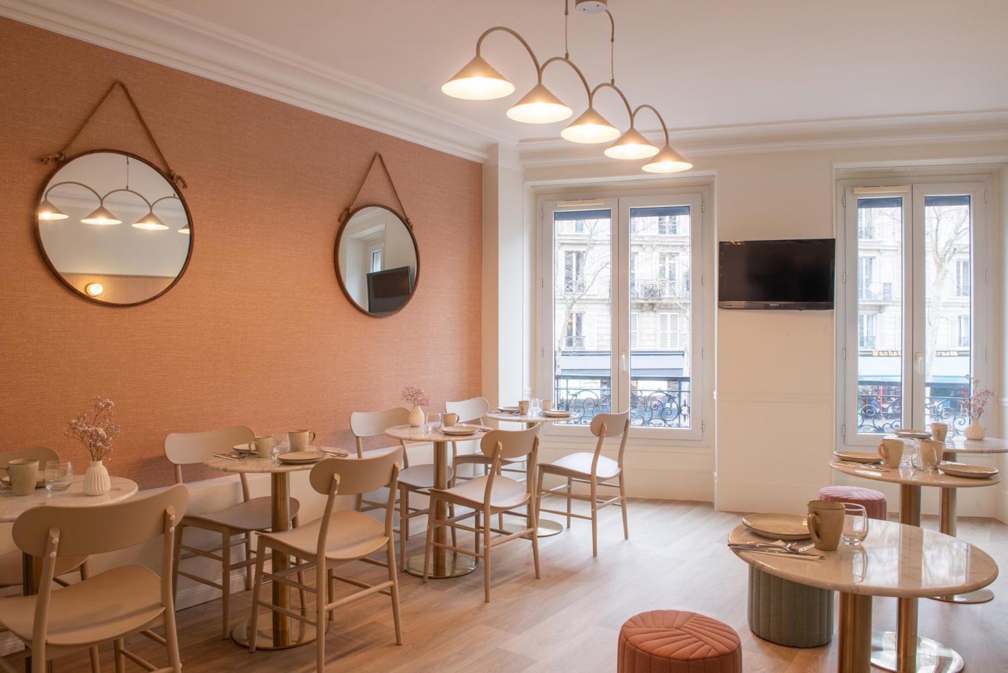 Hotel Avama Prony Париж Экстерьер фото