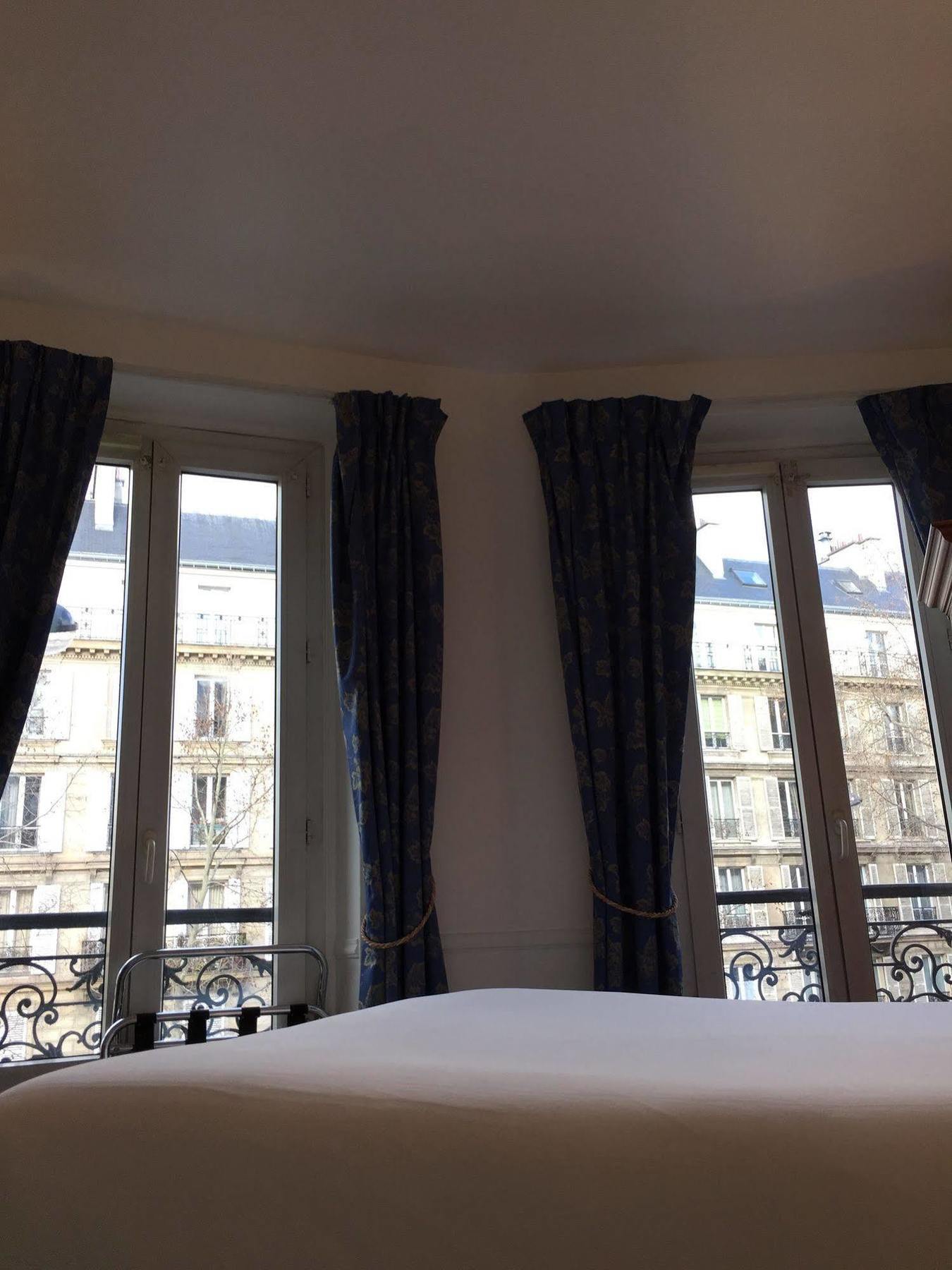 Hotel Avama Prony Париж Экстерьер фото
